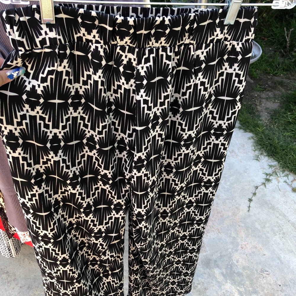 Flowy pants - Picture 3 of 3